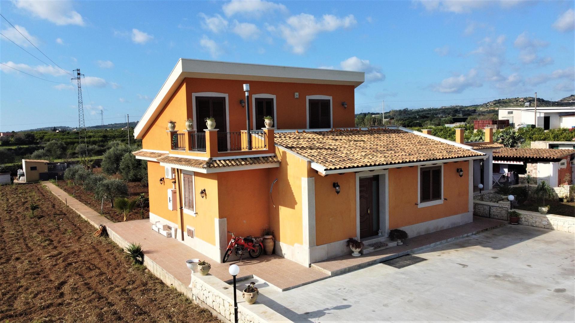Avola Villa con terreno in vendita rif. 891 Artale Immobiliare